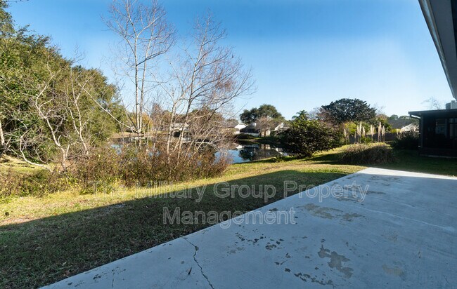 Building Photo - 341 Dijon Dr S