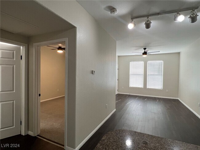 Building Photo - 10550 W Alexander Rd