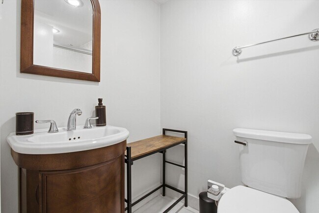 Building Photo - 2800 Fiore Way