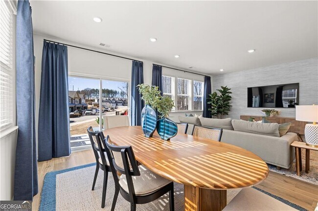 Building Photo - 2546 States Ave