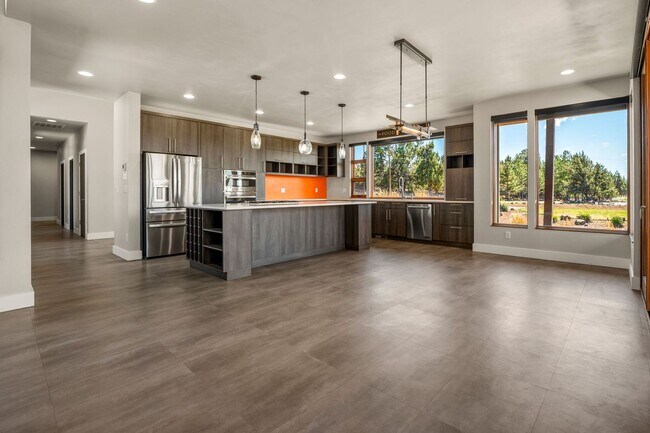 Building Photo - 64144 Pioneer Loop