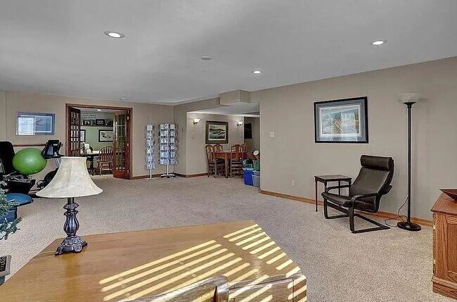 Building Photo - 4 bedroom  - Vance