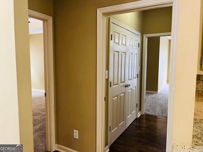 Building Photo - 70 Indian Bluff Dr