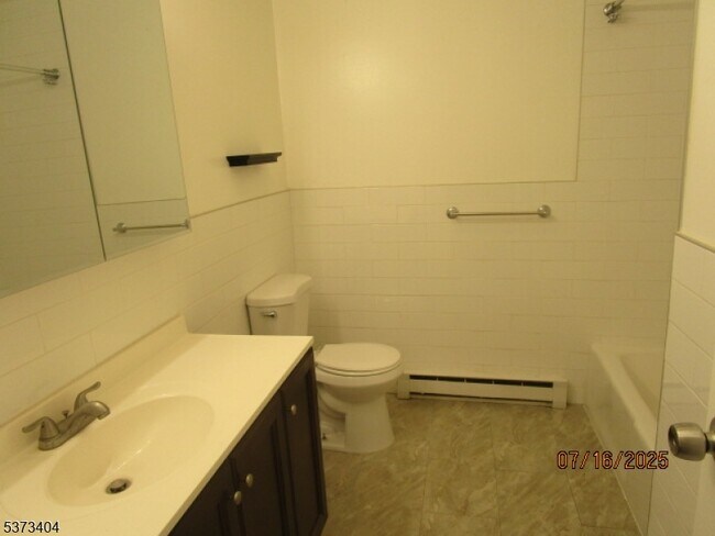 Building Photo - 359 Lake Shore S
