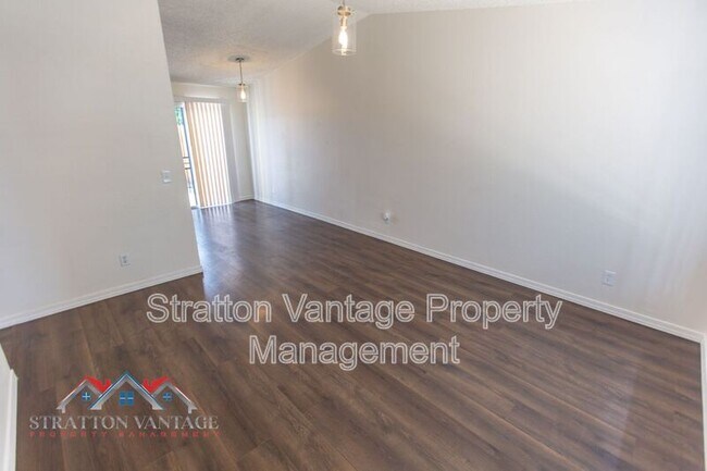 Building Photo - 3120 N 67th Ln