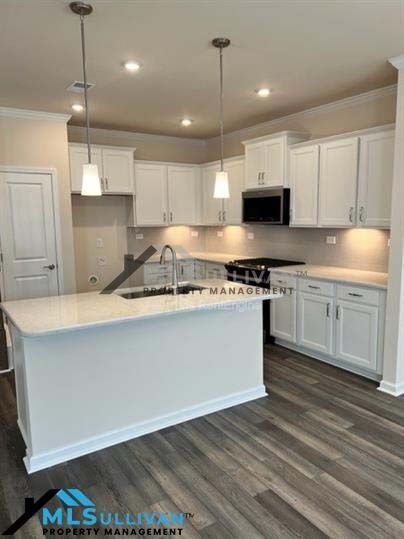 Building Photo - 315 Villanova Dr