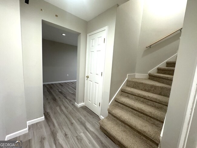 Building Photo - 2121 Silva Ct