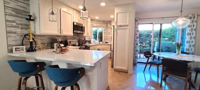 Building Photo - 5750 Friars Rd