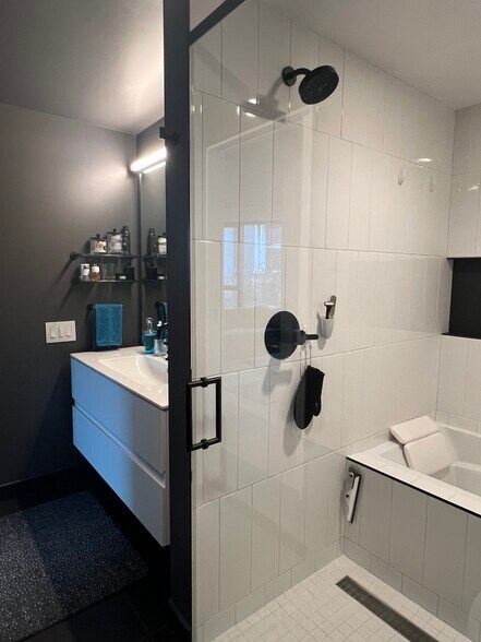 Building Photo - 960 Market St