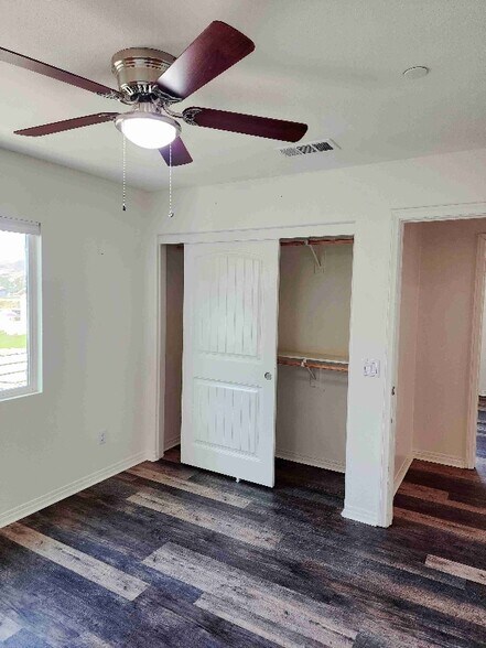 Building Photo - 26065 Plumcot Dr