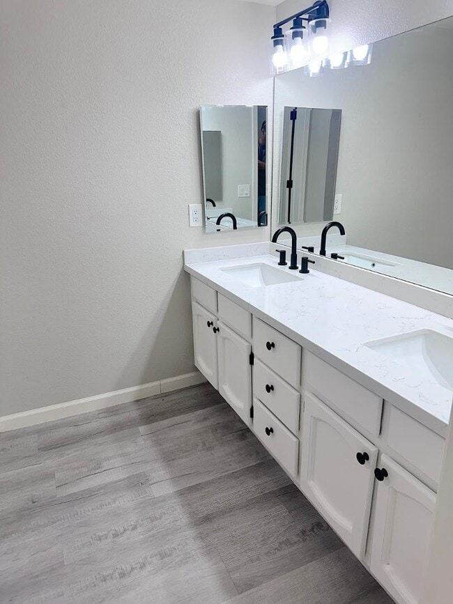 Building Photo - 3031 N Civic Center Plaza