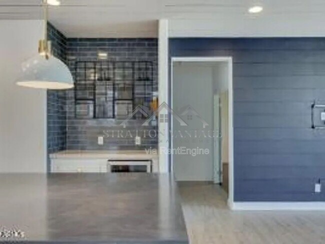 Building Photo - 37755 N Bentgrass Rd