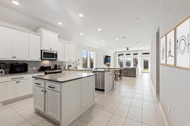 Building Photo - 6907 Myrtle Dr