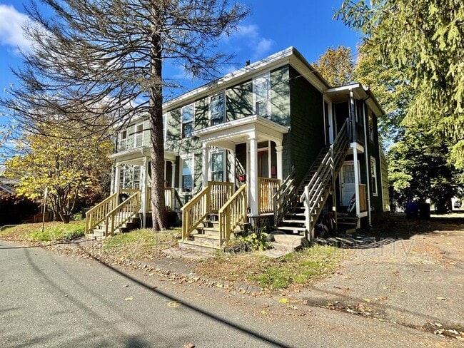 Building Photo - 2-4 Highland Avenue - 4B