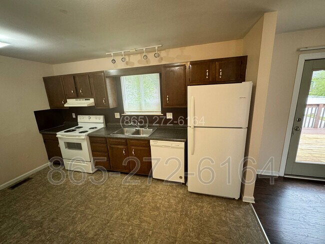 Building Photo - 6436 Tewksbury Dr NW