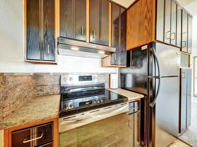 Building Photo - 367 Eden Roc Dr