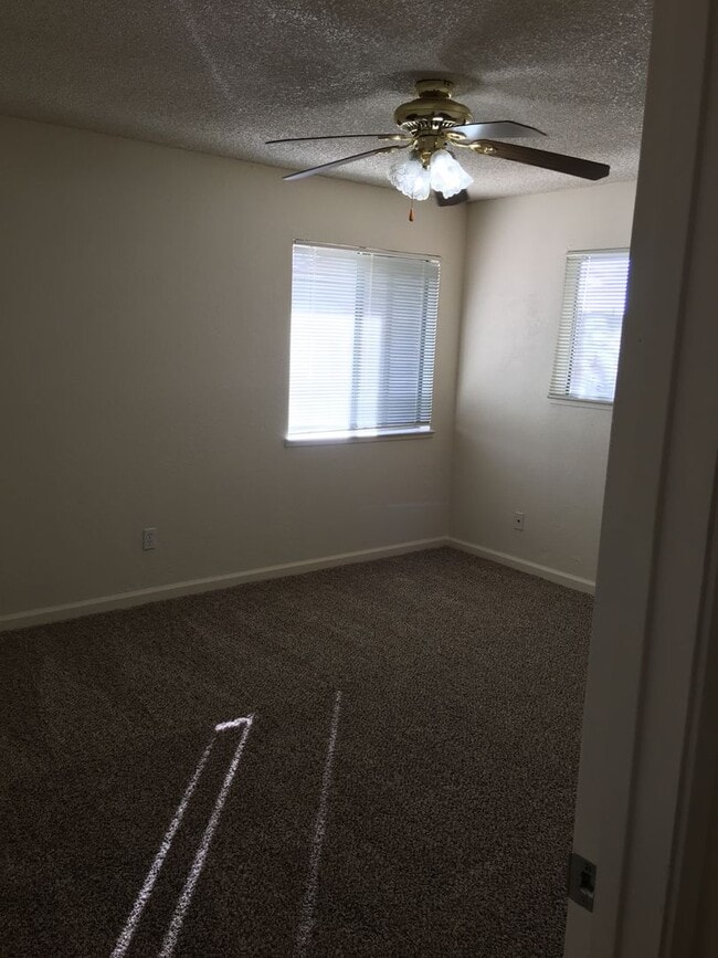 Building Photo - 2 B/D 1 B/A  in Marysville - COMING SOON! ...