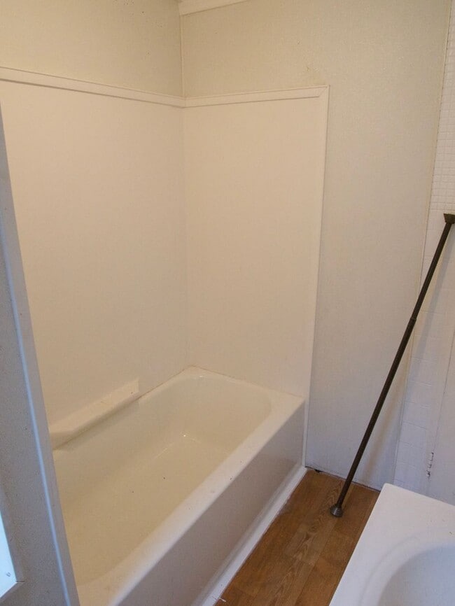 Building Photo - Spacious 4-Bedroom, 1- Bathroom Row home in Allentown – Section 8 Encouraged to Apply!