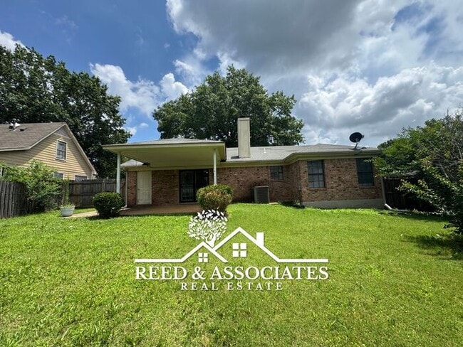 Building Photo - 3 Bedroom in Hickory Ridge - South Riverdale