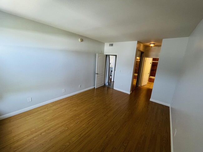 Building Photo - 11225 Peach Grove St