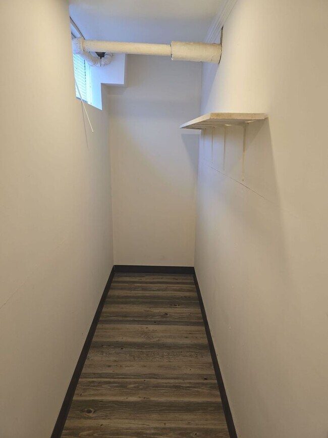 Building Photo - 1 Bed - 1 Bath - Walk to Ball State!