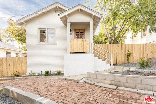 Building Photo - 372 N Ave 53