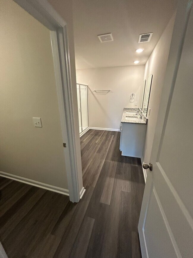 Building Photo - JULY SPECIAL!! $200.00 OFF YOUR FIRST 2 MO...