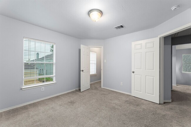 Building Photo - 11745 Logan Ridge Dr
