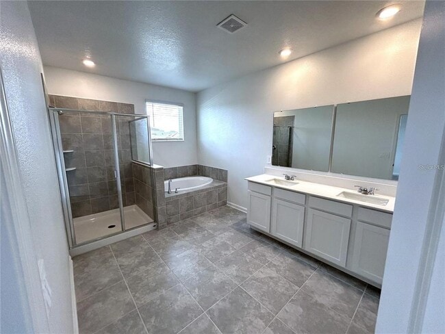 Building Photo - 398 Bogey Dr
