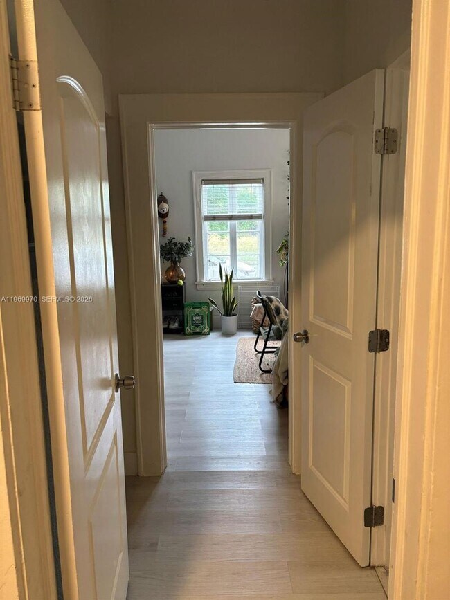 Building Photo - 126 Mendoza Ave