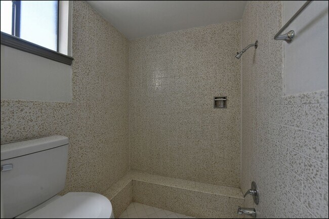 Building Photo - 6300 Jebel Way