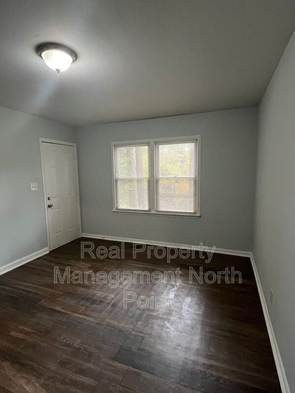 Building Photo - 466 Birney St NE