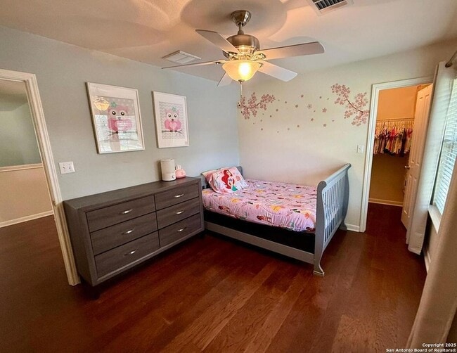 Building Photo - 510 Roble Fino