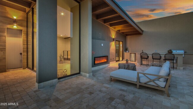 Building Photo - 6525 E Cave Creek Rd