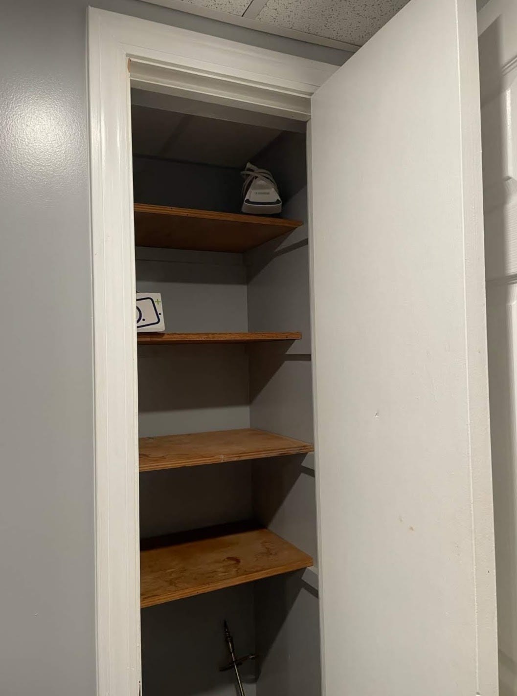 Closet - 1 Hampson St