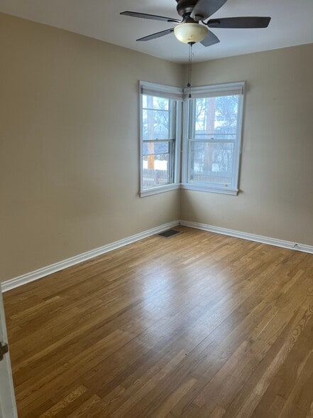 Building Photo - 1512 E Kiowa St