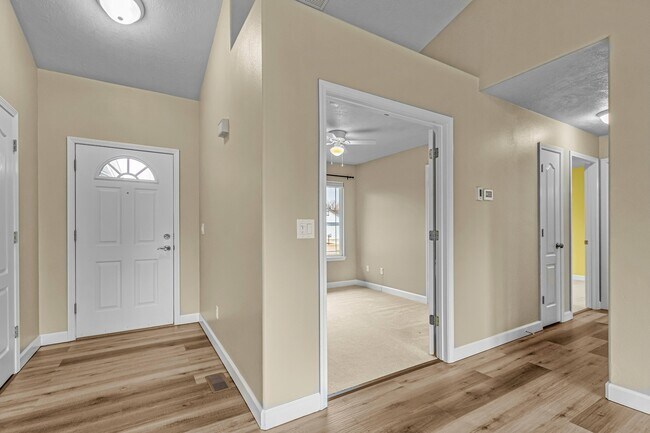 Building Photo - 4289 N Wellspring Ave