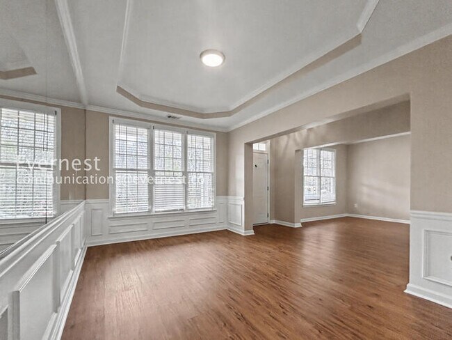 Building Photo - 3-Beds 3.5 Baths Spacious Home with Fenced Yard and Garage Parking