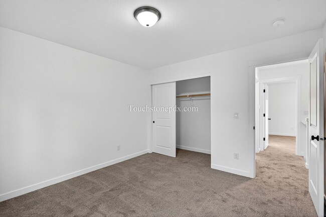 Building Photo - 13838 SE Knight St