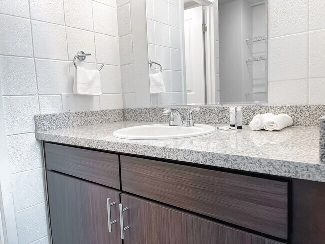 Building Photo - 2515 Burnet Ave