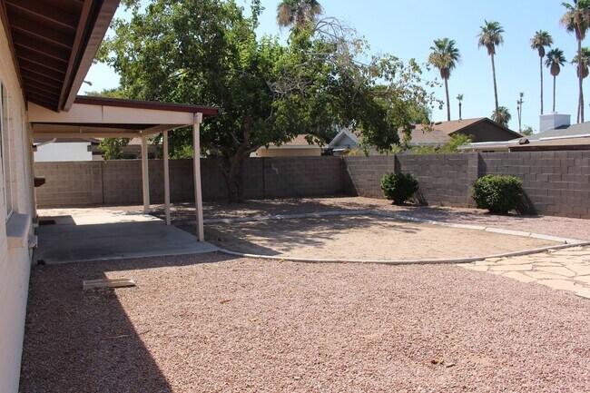 Building Photo - Central Mesa - No HOA with 3 bedrooms