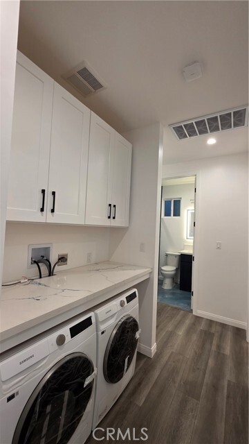 Building Photo - 18222 Chatsworth St