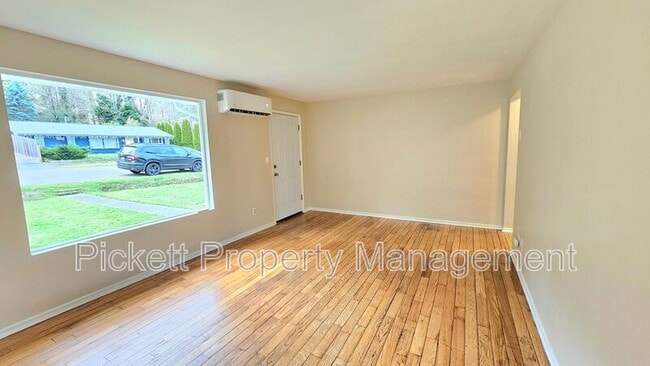 Building Photo - 2514 Spring St