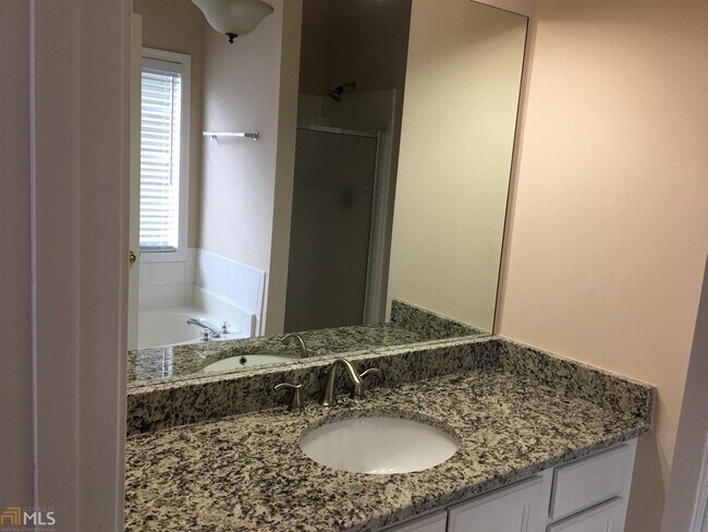 Building Photo - 111 Clarin Way