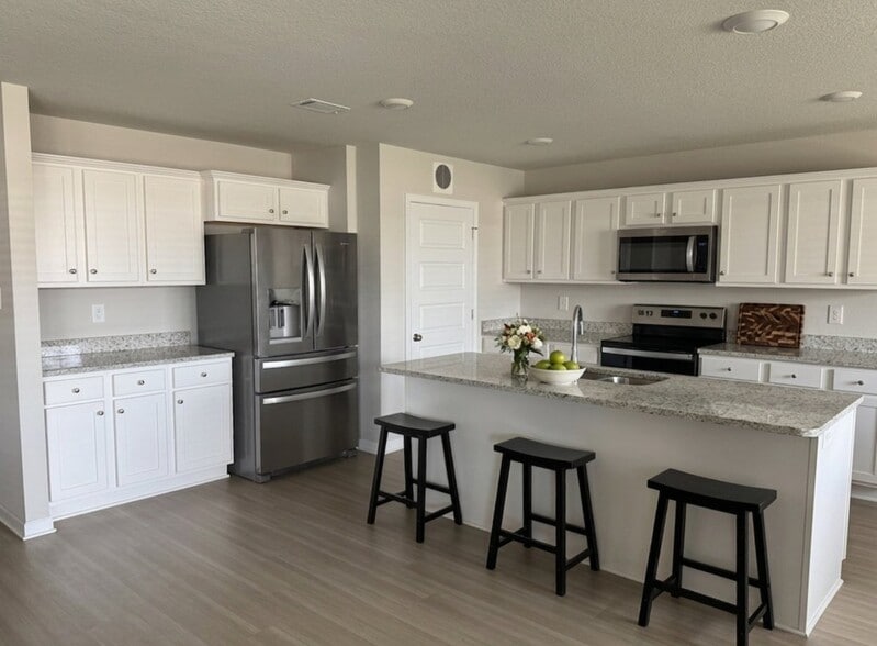 Building Photo - 15340 Leighwood Ln