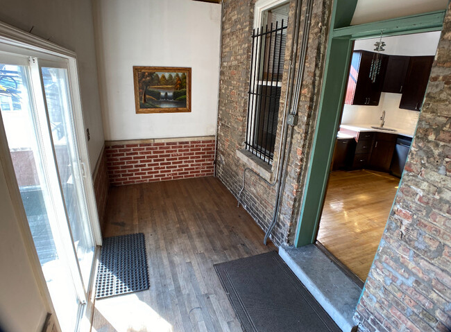 Building Photo - 3711 W 26th St