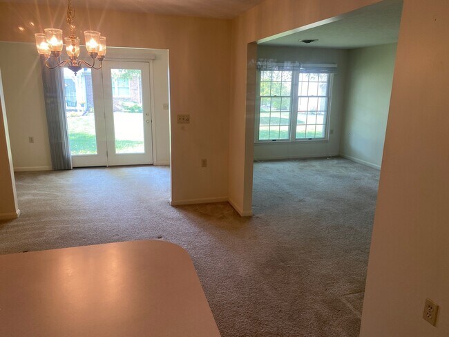 Living and Sun Room - 62 Sanibel Ln