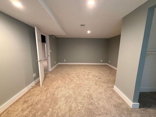 Building Photo - 2538 Berwyck Rd SE