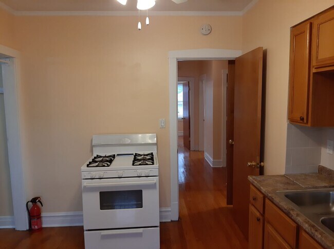 Building Photo - 5622 N Mango Ave