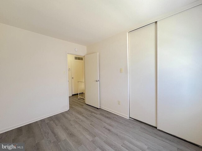 Building Photo - 8632 Walutes Cir
